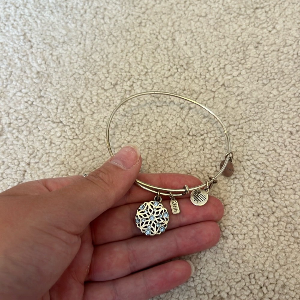 alex and ani snowflake bracelet